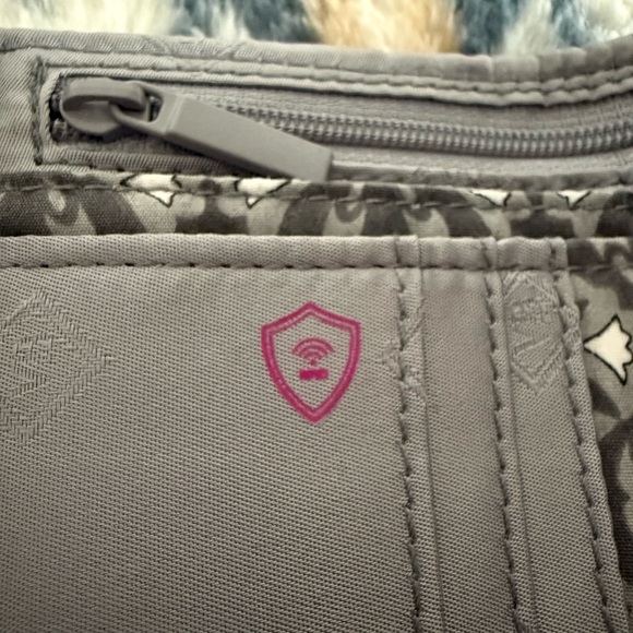 Vera Bradley Black and Gray Floral Quilted Pouch - Picture 5 of 7